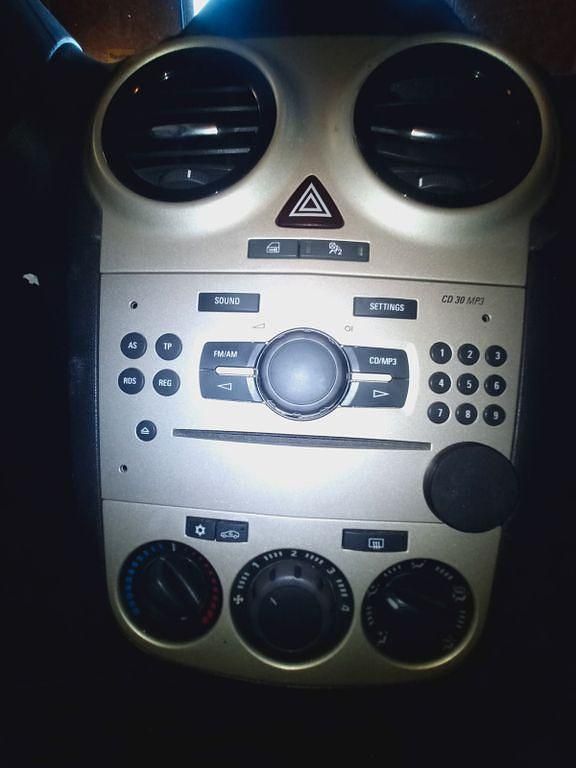 Blau Gebraucht 2007 Opel Corsa Limousine | 920 € (Guter Preis) - Bild 1/4