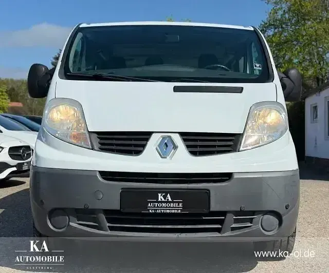 Gebraucht Renault Trafic Authentique 114 PS (83 kW) 2012 Weiß Van / Kleinbus