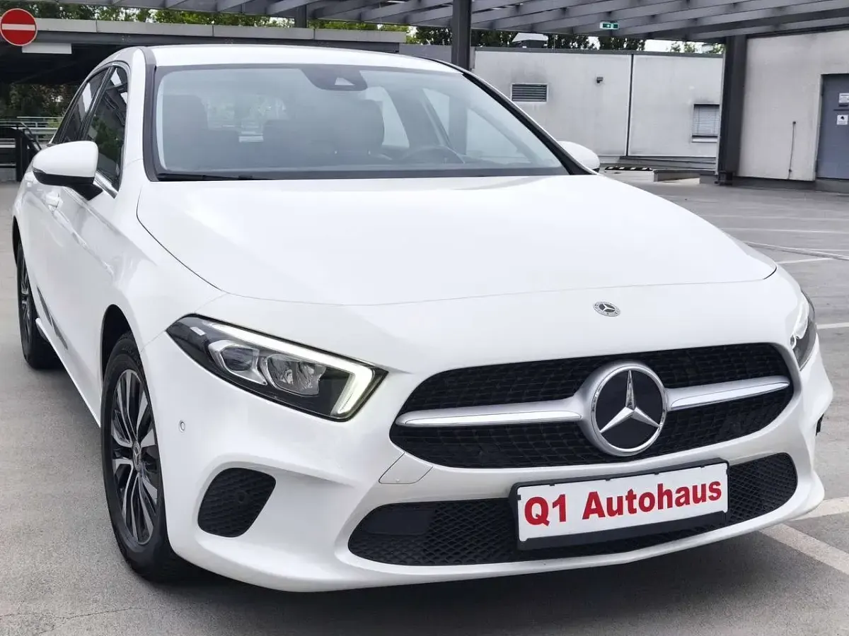 Gebraucht Mercedes A180 Progressive 116 PS (85 kW) 2022 Polarweiss  unilack Limousine