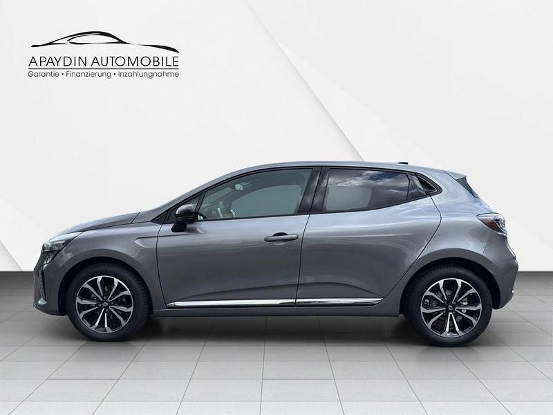 Neu Renault Clio V Techno 101 PS (74 kW) 2025 Grau Limousine