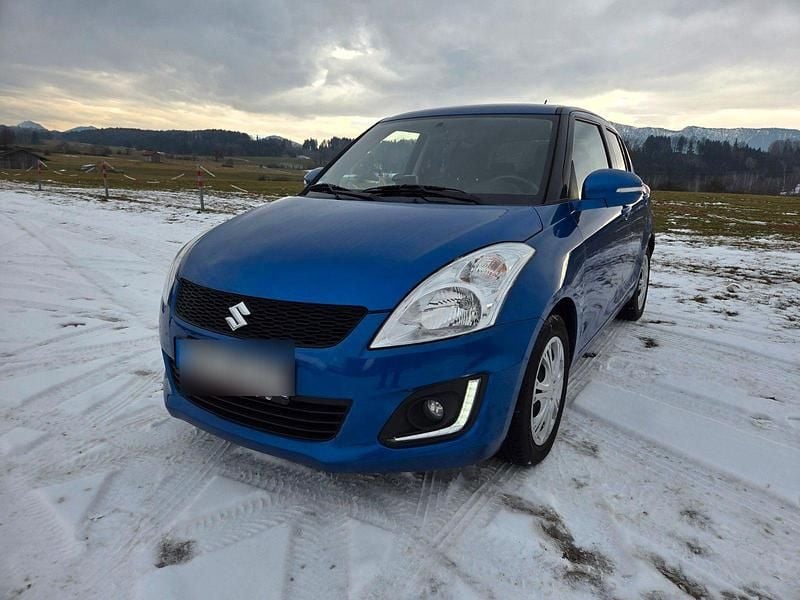 Blau Gebraucht 2015 Suzuki Swift Comfort Kleinwagen | 9.490 € (Fairer Preis) - Bild 1/4
