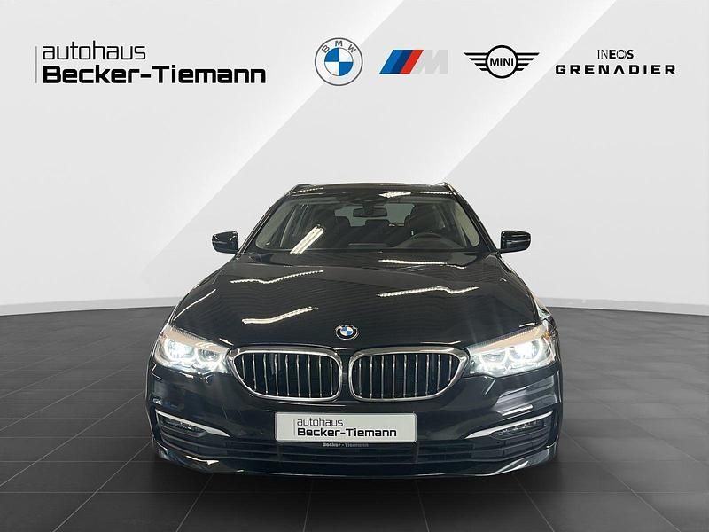 Gebraucht BMW 520 Efficient Dynamics 190 PS (139 kW) 2020 Saphirschwarz Kombi