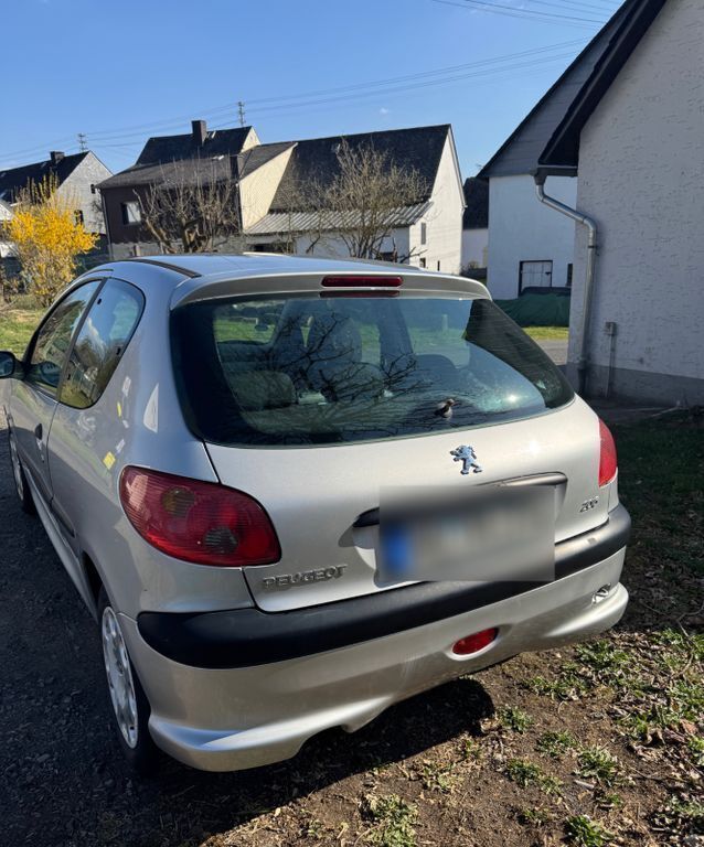 Silber Gebraucht 2004 Peugeot 206 Limousine | 949 € (Guter Preis) - Bild 1/4