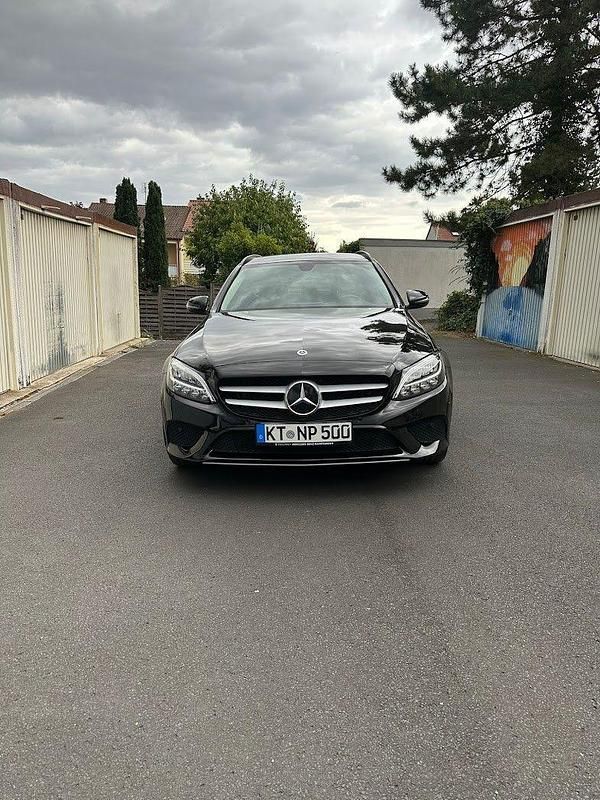 Gebraucht Mercedes C200 160 PS (117 kW) 2019 Schwarz Kombi