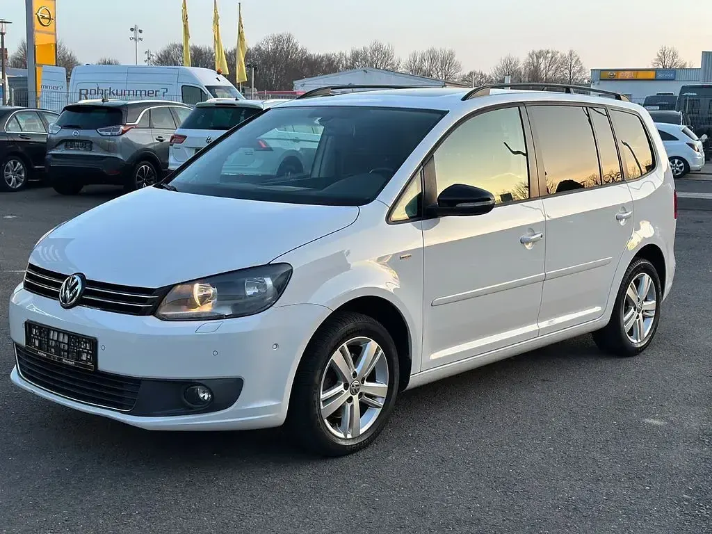 Gebraucht VW Touran 105 PS (77 kW) 2013 Weiß Van / Kleinbus