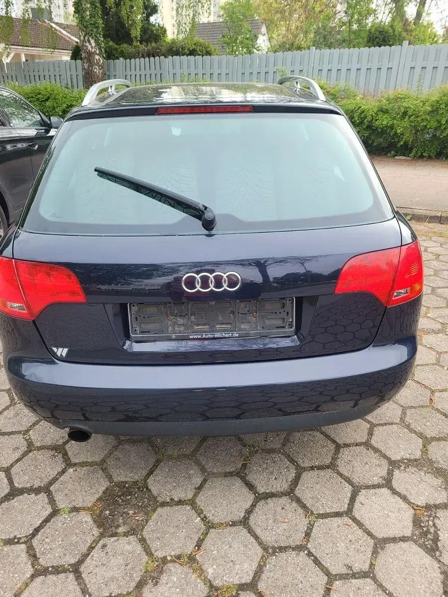 Usata Audi A4 102 CV (75 kW) 2005 Blu Station wagon