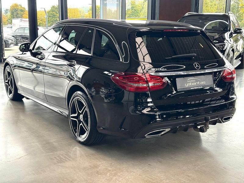 Gebraucht Mercedes C300e AMG 306 PS (225 kW) 2020 Schwarz Limousine