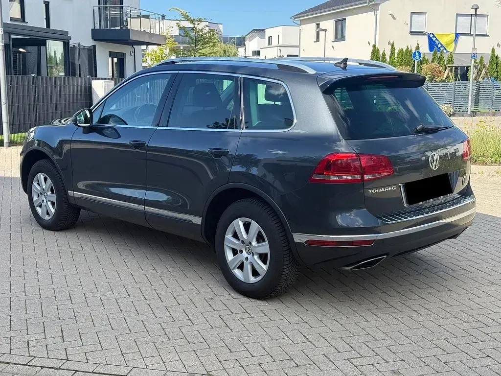 Gebraucht VW Touareg 262 PS (192 kW) 2015 Grau SUV