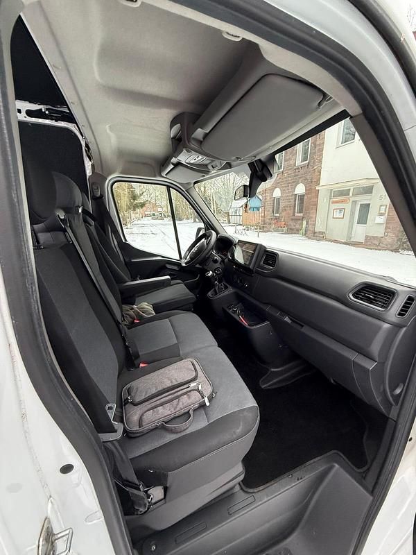 Second-hand Renault Master 180 CP (132 kW) 2021 Alb Berlinǎ