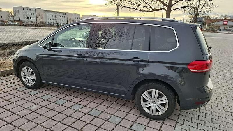 Gebraucht VW Touran Highline 150 PS (110 kW) 2018 Grau Van / Kleinbus