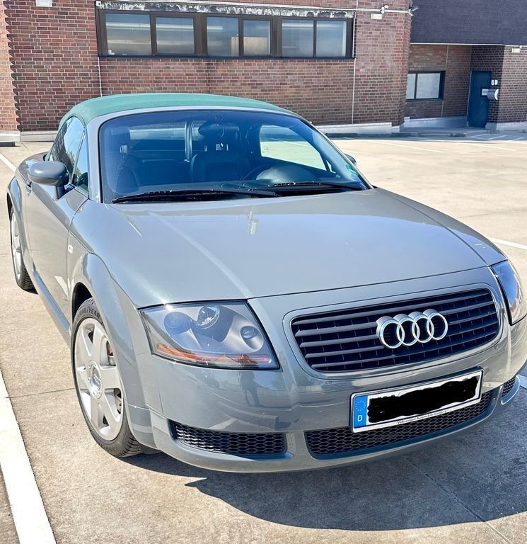 Grau Gebraucht 2000 Audi TT Roadster Sport Cabrio | 7.550 € (Etwas zu teuer) - Bild 1/4