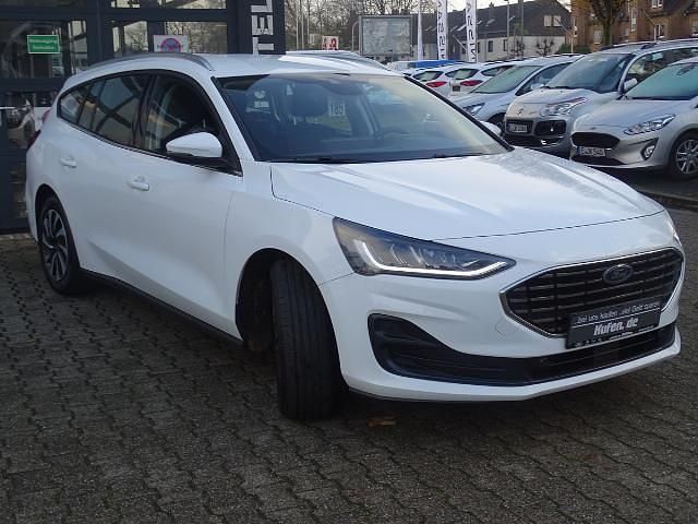 Używany Ford Focus Titanium 125 KM (91 kW) 2023 Biały Sedan/Limuzyna