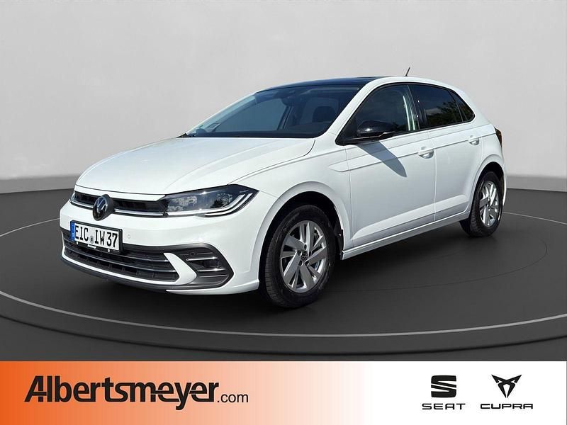 Weiß Gebraucht 2023 VW Polo Style Limousine | 19.589 € (Guter Preis) - Bild 1/4