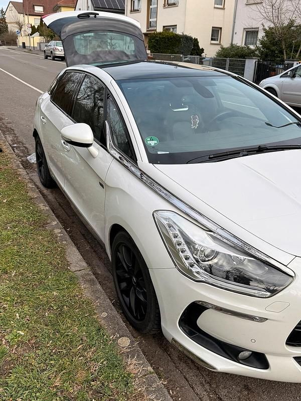 Gebraucht Citroën DS5 163 PS (119 kW) 2013 Weiß Kleinwagen