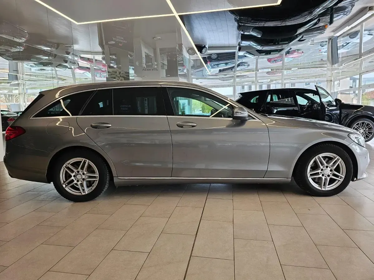 Gebraucht Mercedes C220 Avantgarde 170 PS (125 kW) 2015 Grau Kombi