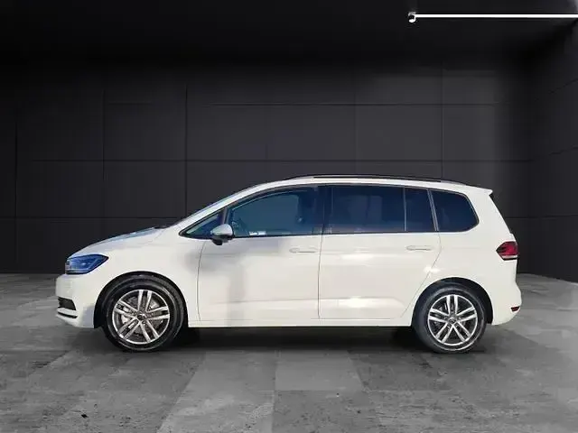 Gebraucht VW Touran Comfortline 150 PS (110 kW) 2025 Weiß Van / Kleinbus