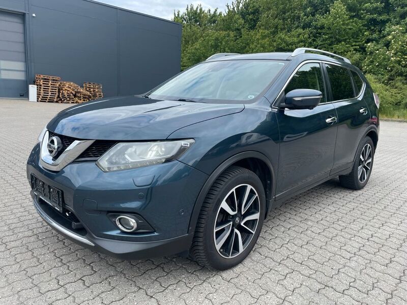 Blau Gebraucht 2016 Nissan X-Trail Tekna SUV | 9.100 € (Superpreis) - Bild 1/4