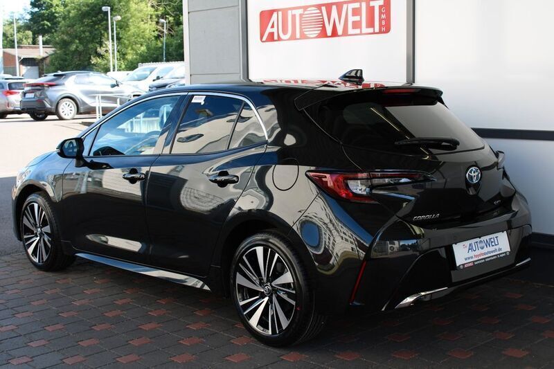 Neu Toyota Corolla 178 PS (130 kW) 2025 Schwarz Limousine