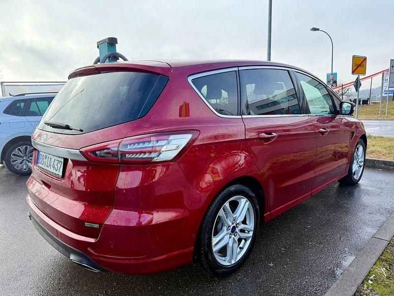 Gebraucht Ford S-MAX Titanium 241 PS (177 kW) 2015 Rot Van / Kleinbus