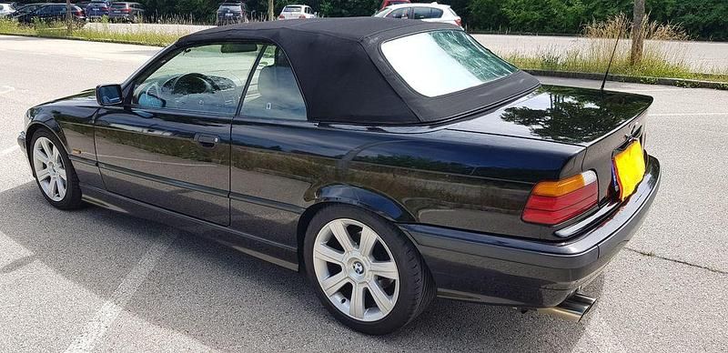Gebraucht BMW 320 Cabriolet 150 PS (110 kW) 1997 Schwarz Cabrio