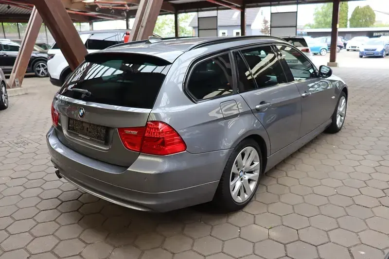 Second-hand BMW 320 Sport Line 163 CP (119 kW) 2012 Gri Break