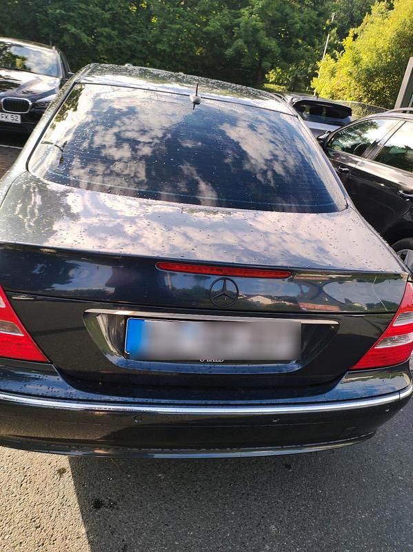 Schwarz Gebraucht 2003 Mercedes E320 Limousine | 2.888 € - Bild 1/4
