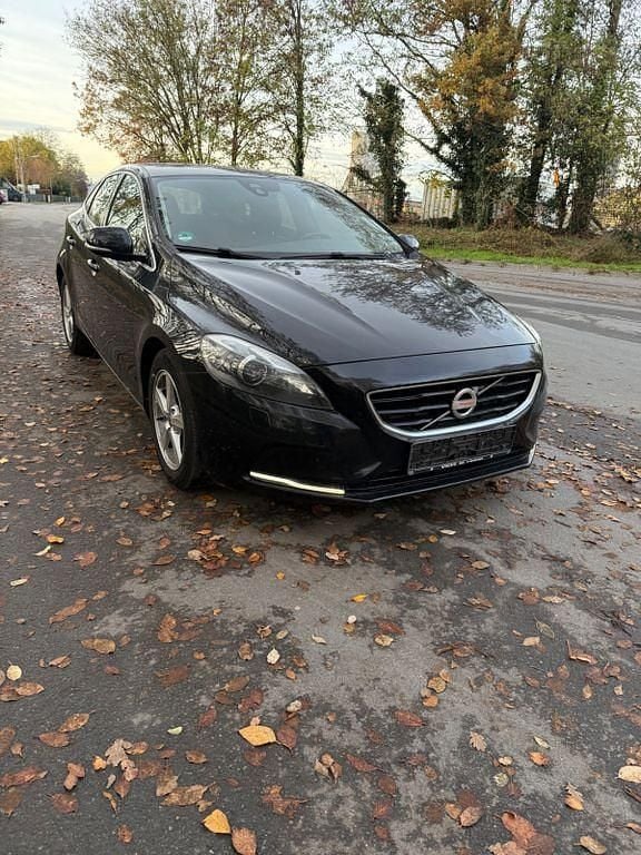 Gebraucht Volvo V40 Momentum 114 PS (83 kW) 2013 Schwarz Limousine
