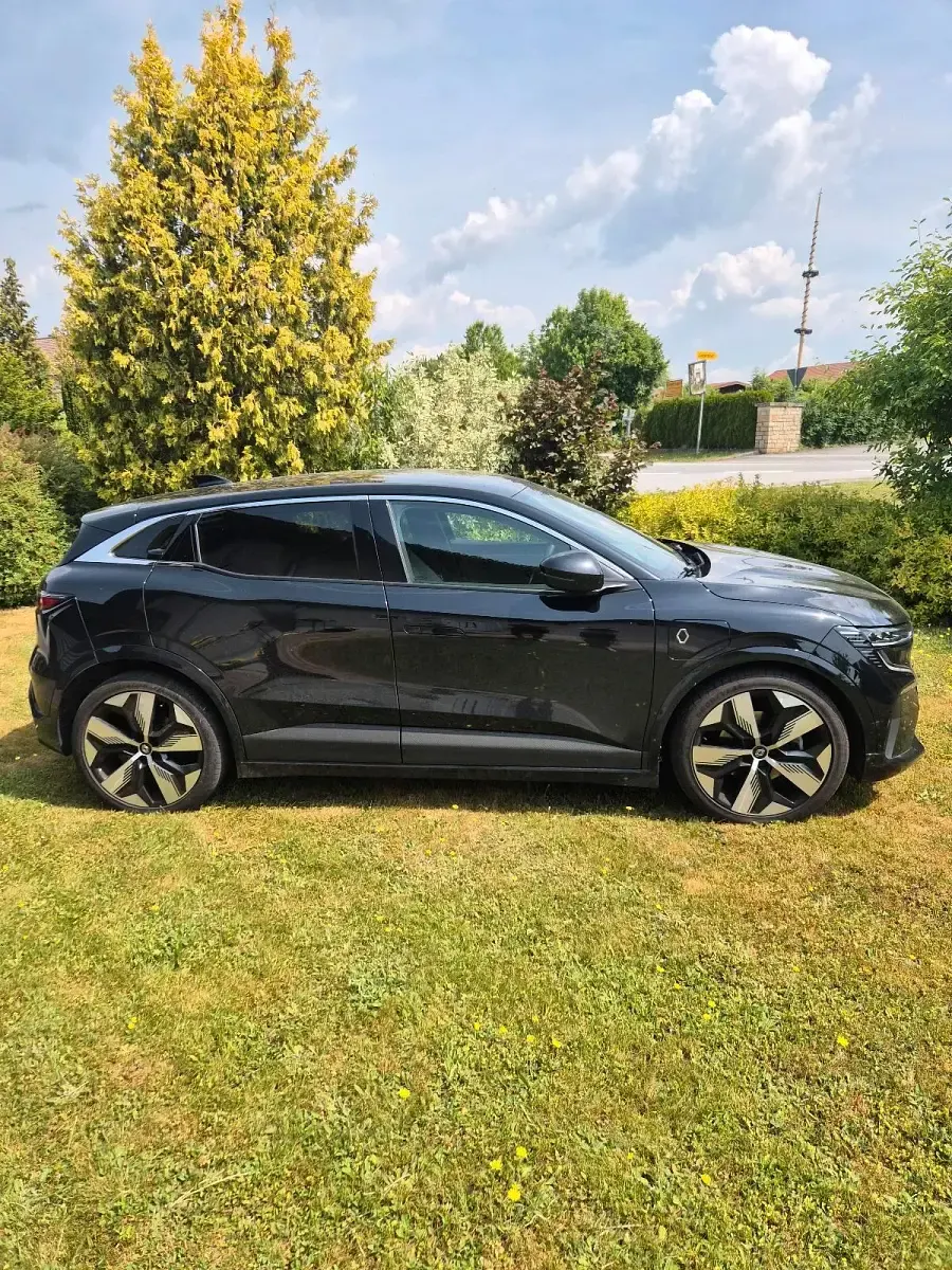 Gebraucht Renault Megane E-Tech 95 kW (130 PS) 2022 Schwarz Limousine