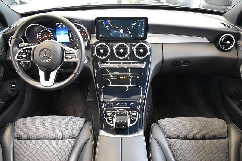 Gebraucht Mercedes C300e Avantgarde 306 PS (225 kW) 2020 Grau Limousine