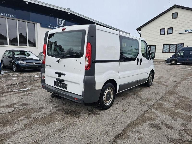 Gebraucht Renault Trafic 114 PS (83 kW) 2008 Weiß Van / Kleinbus
