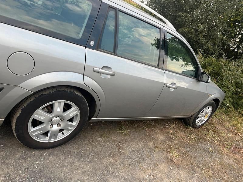 Silber Gebraucht 2006 Ford Mondeo Kombi | 1.150 € (Guter Preis) - Bild 1/4