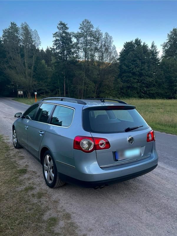 Blau Gebraucht 2006 VW Passat Kombi | 4.600 € (Teuer) - Bild 1/4