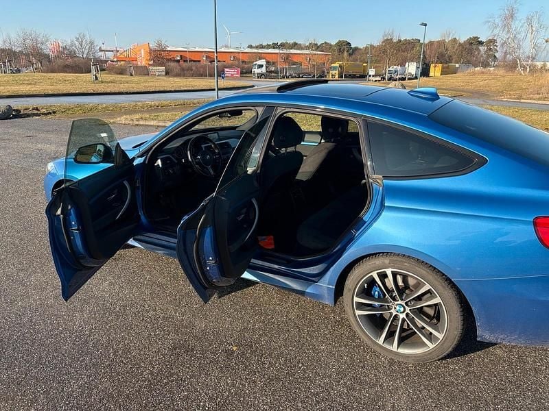 Gebraucht BMW 330 M Performance 258 PS (189 kW) 2016 Blau Limousine