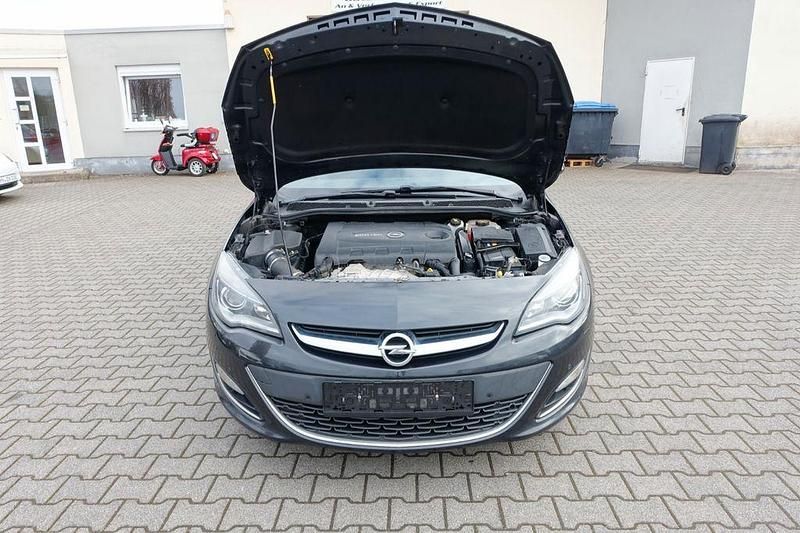 Gebraucht Opel Astra Innovation 165 PS (121 kW) 2013 Schwarz Kombi