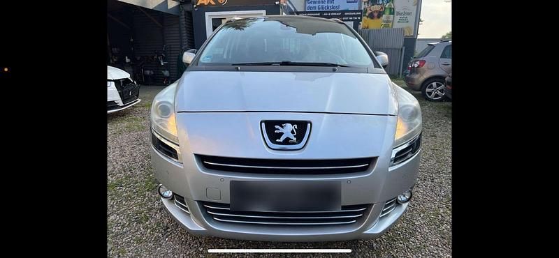 Gebraucht Peugeot 5008 Platinum 156 PS (114 kW) 2010 Grau Van / Kleinbus