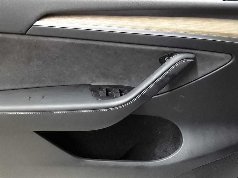 Gebraucht Tesla Model Y 378 kW (514 PS) 2021 Pearl white multicoat SUV