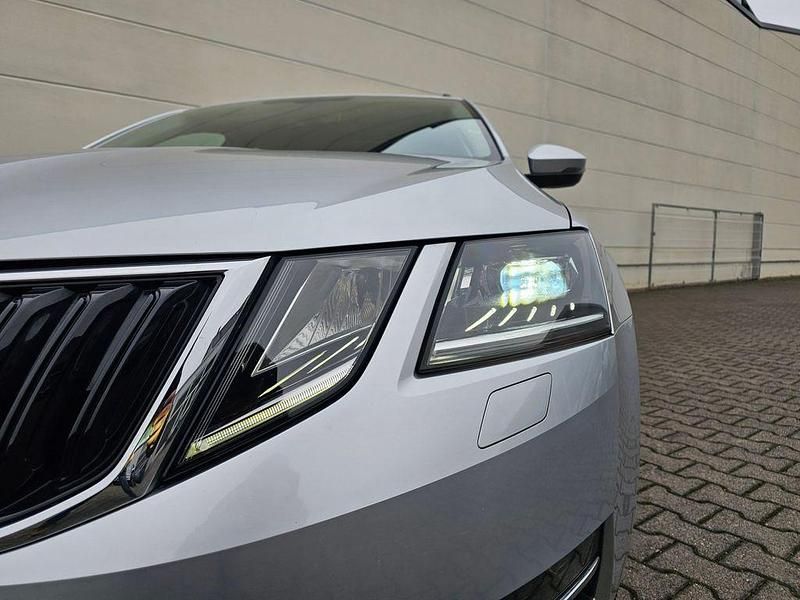 Second-hand Skoda Octavia Style 150 CP (110 kW) 2020 Argintiu Break