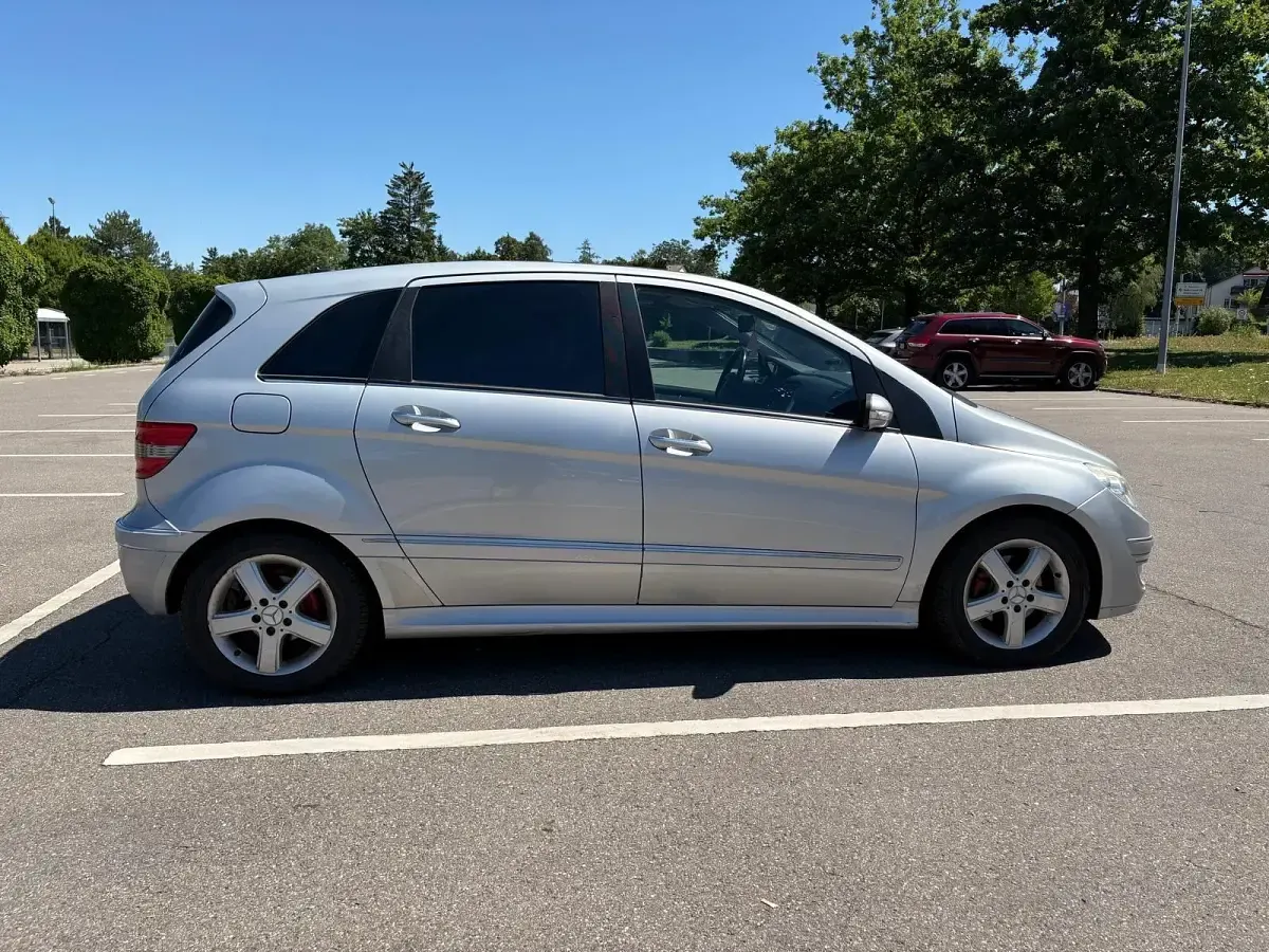 Gebraucht Mercedes B200 193 PS (141 kW) 2005 Silber Van / Kleinbus
