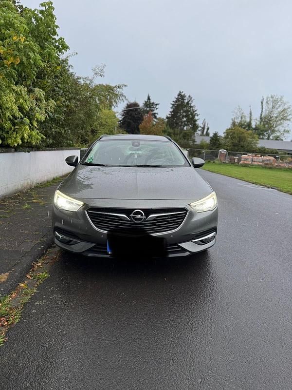 Grau Gebraucht 2018 Opel Insignia Kombi | 9.500 € (Superpreis) - Bild 1/4