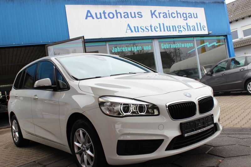 Weiß Gebraucht 2015 BMW 216 Van / Kleinbus | 10.990 € (Fairer Preis) - Bild 1/4
