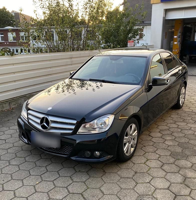 Schwarz Gebraucht 2013 Mercedes C180 Limousine | 5.000 € (Guter Preis) - Bild 1/4