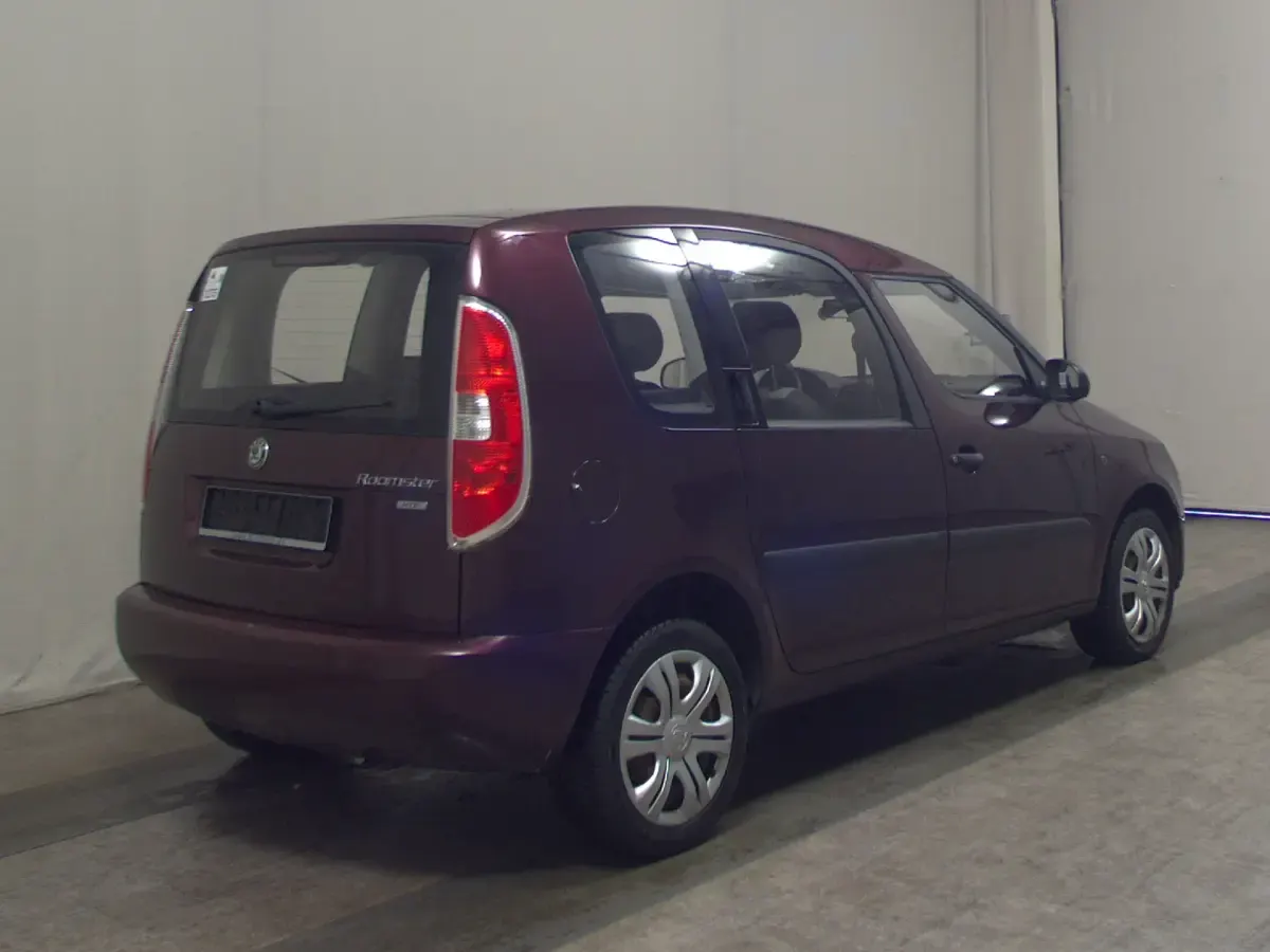 Gebraucht Skoda Roomster 69 PS (50 kW) 2010 Rot rosso brunello metallic Van / Kleinbus