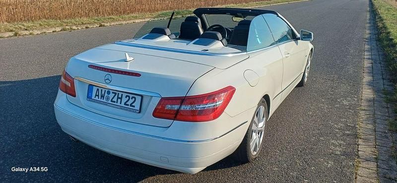 Gebraucht Mercedes E220 Avantgarde 170 PS (125 kW) 2011 Weiß Cabrio