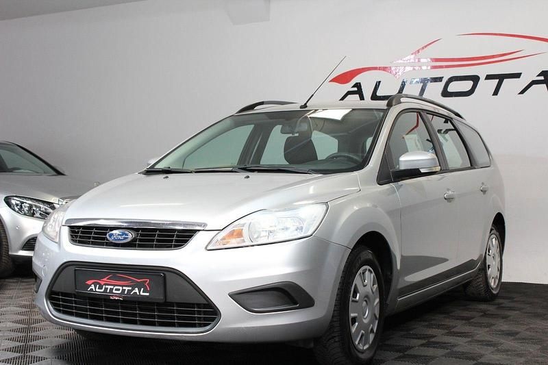 Gebraucht Ford Focus Style 90 PS (66 kW) 2010 Silber Kombi