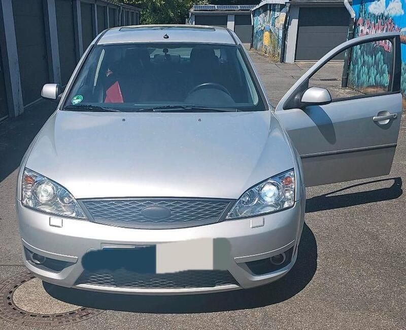 Silber Gebraucht 2003 Ford Mondeo ST Limousine | 5.000 € (Teuer) - Bild 1/4