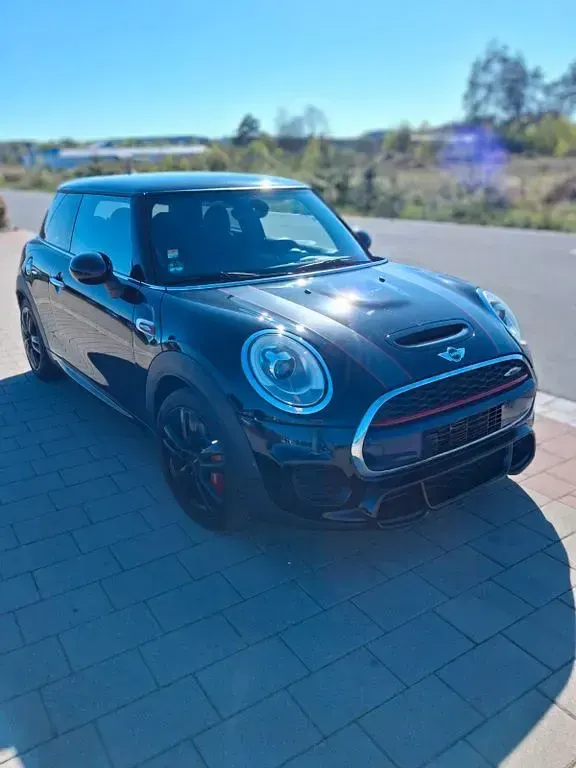 Second-hand Mini John Cooper Works 231 CP (169 kW) 2017 Negru Hatchback