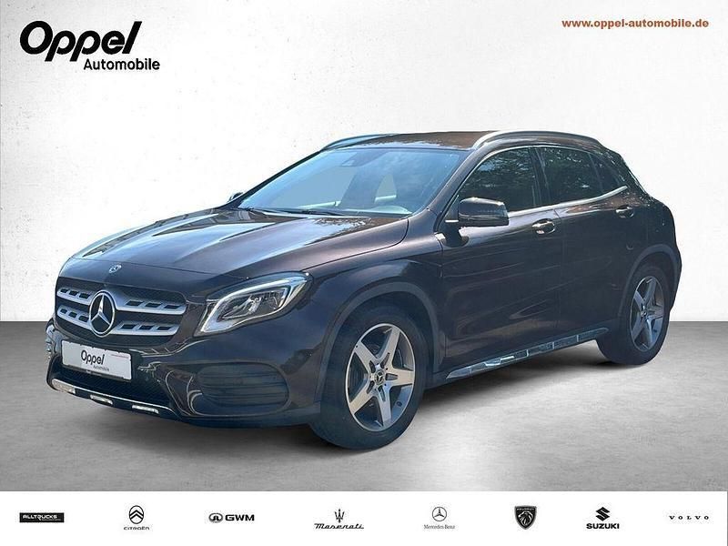 Orientbraun metalliclack Gebraucht 2018 Mercedes GLA180 AMG line SUV | 21.490 € (Guter Preis) - Bild 1/3