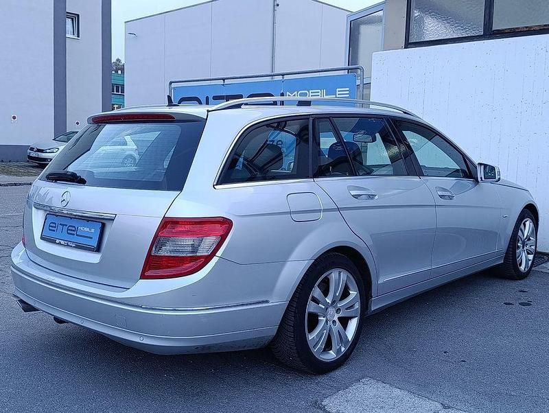 Second-hand Mercedes C220 Avantgarde 170 CP (125 kW) 2008 Argintiu Break
