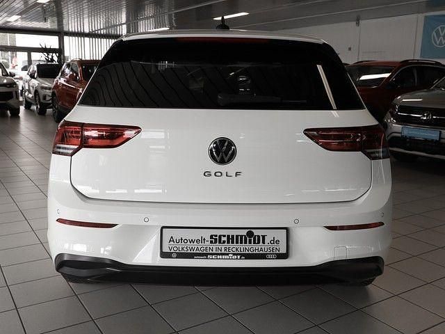 Second-hand VW Golf VIII R 131 CP (96 kW) 2023 Alb Hatchback