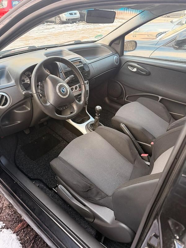 Gebraucht Fiat Punto 95 PS (69 kW) 2003 Schwarz Kleinwagen